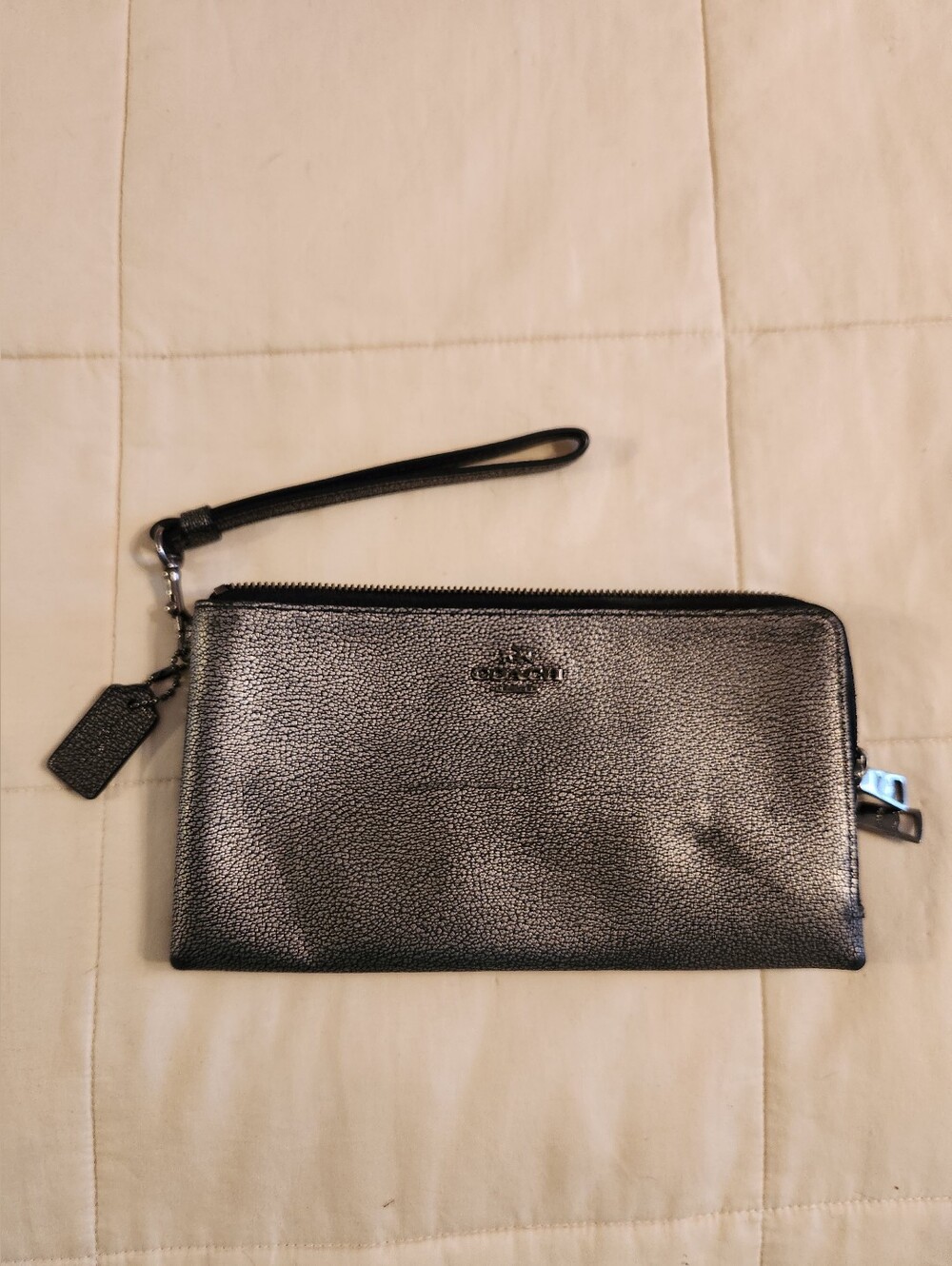 Coach Wristlet, Metallic Gunmetal Pewter Silver Leather Wallet Read FLAW